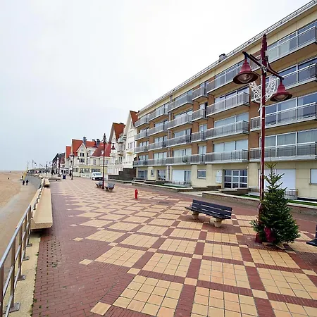 Silver 0105 Well Equipped Apartment De Haan